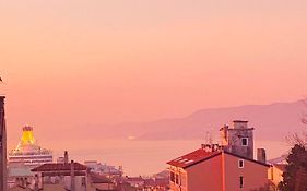 Blucavana, Casa Vacanze In Centro A Trieste